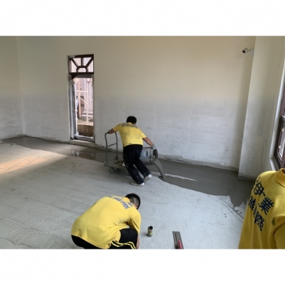 HE-3000 自平式水泥-材料鋪設